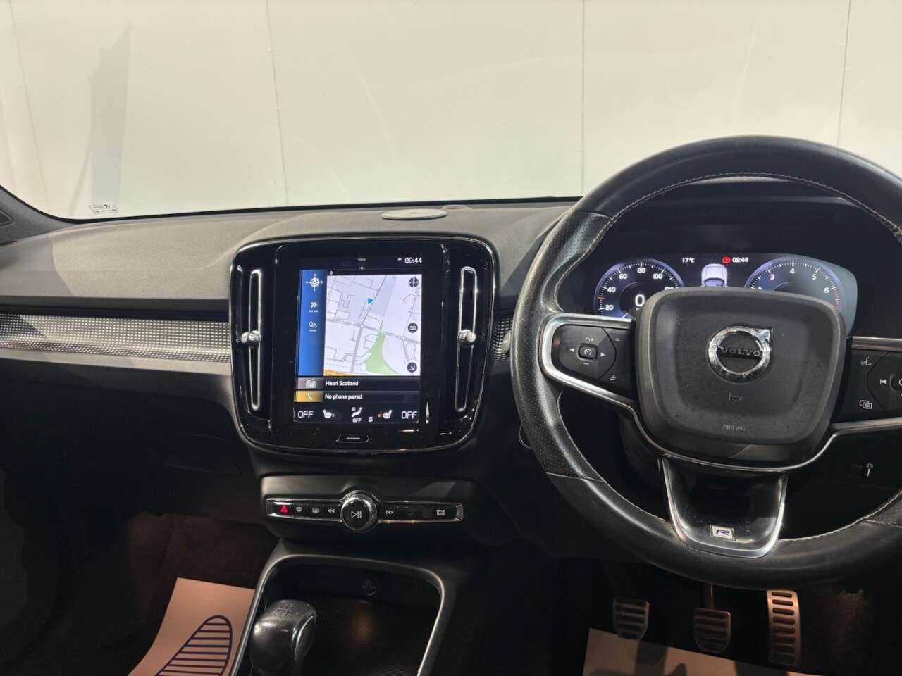 2019 VOLVO XC40 2019 VOLVO XC40