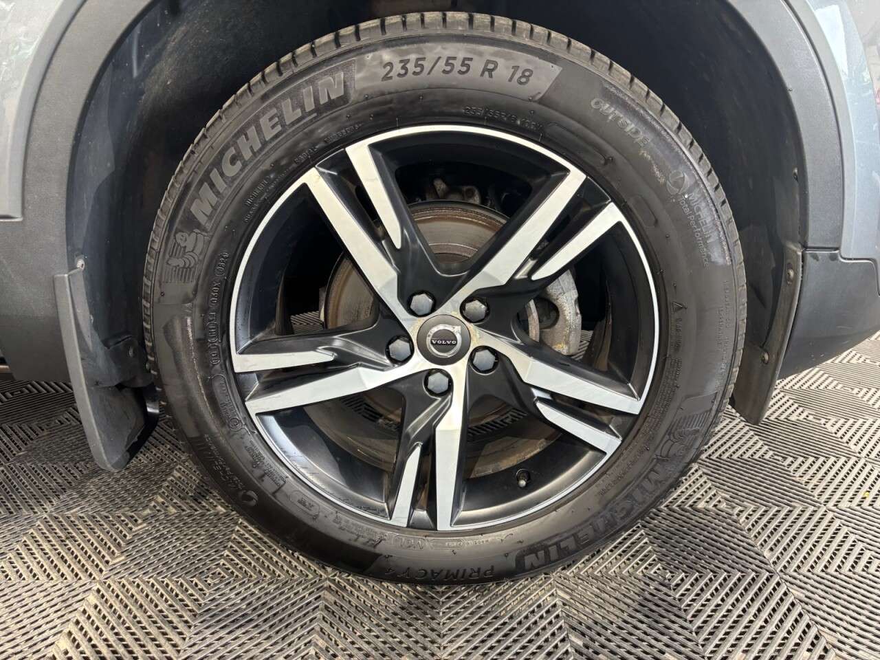 2019 VOLVO XC40 2019 VOLVO XC40