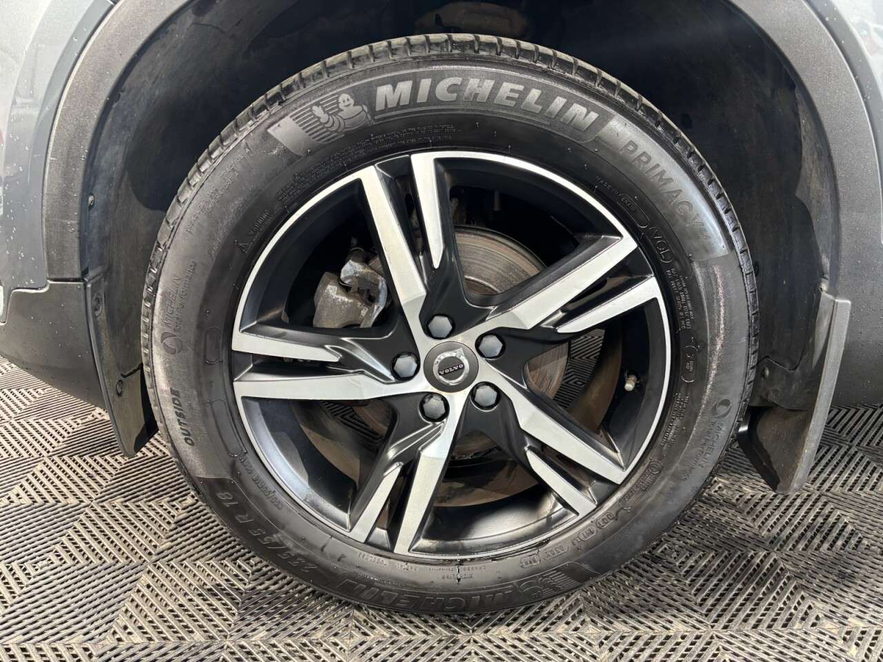 2019 VOLVO XC40 2019 VOLVO XC40