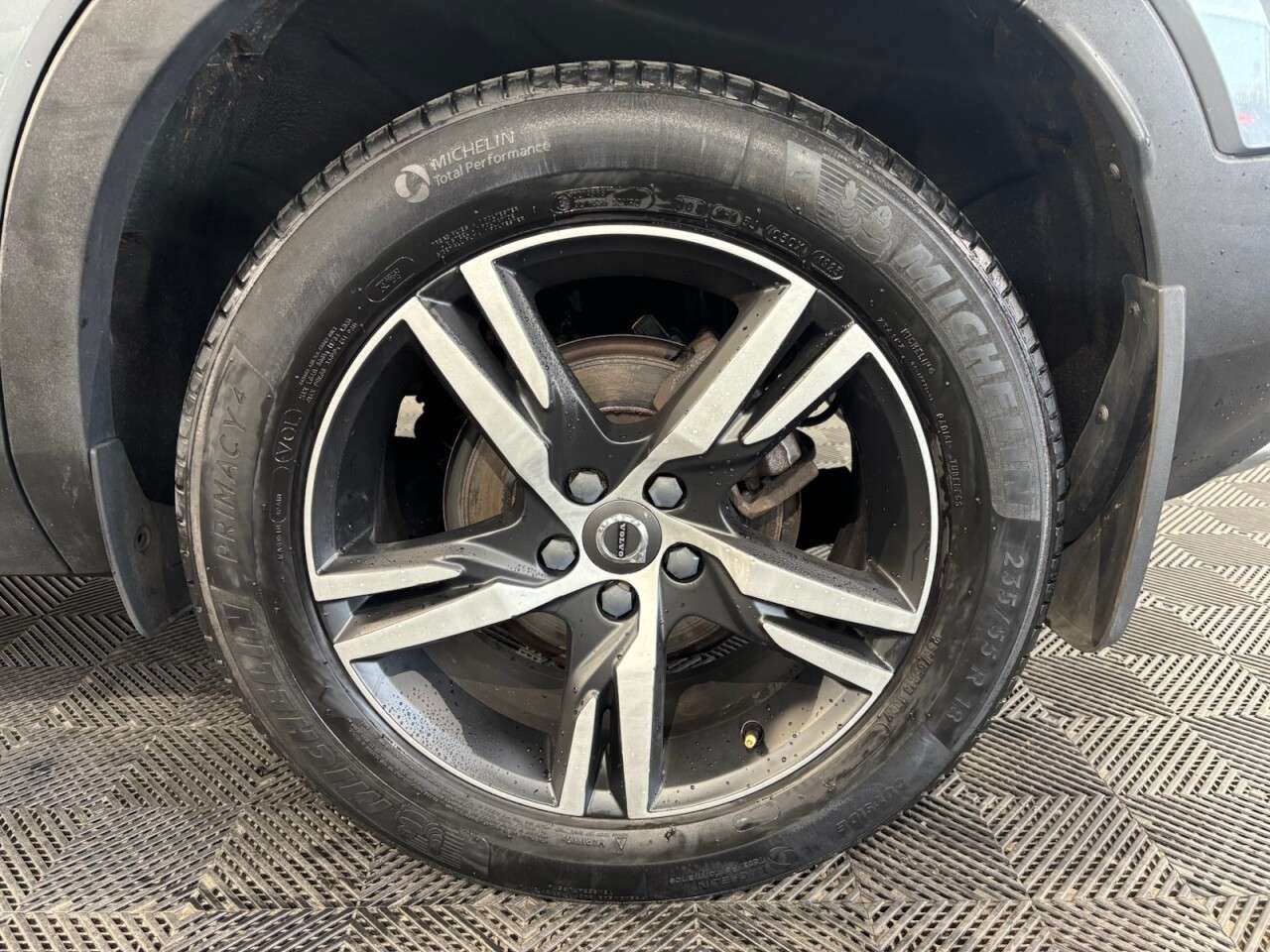 2019 VOLVO XC40 2019 VOLVO XC40