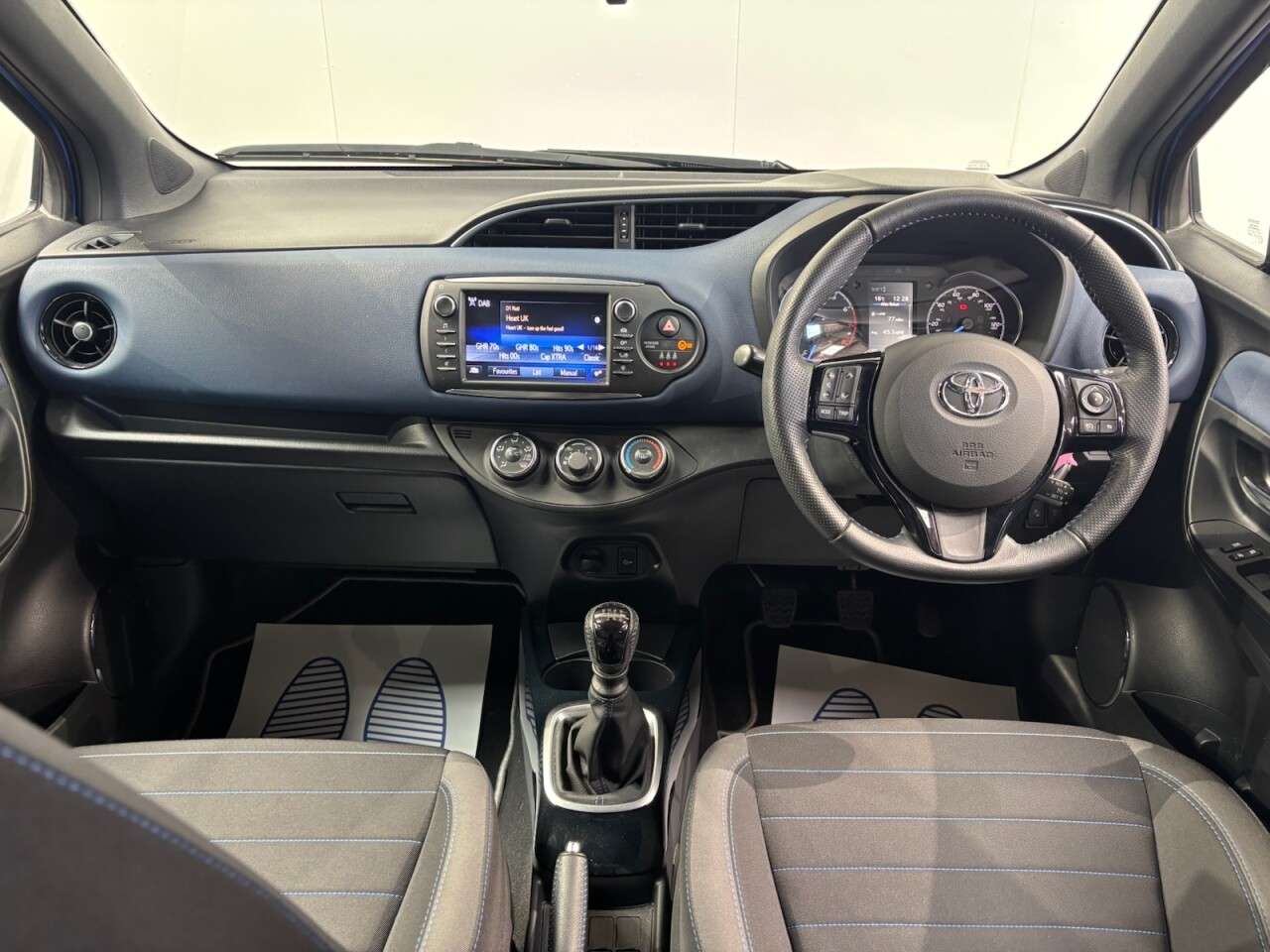 2018 TOYOTA YARIS 2018 TOYOTA YARIS