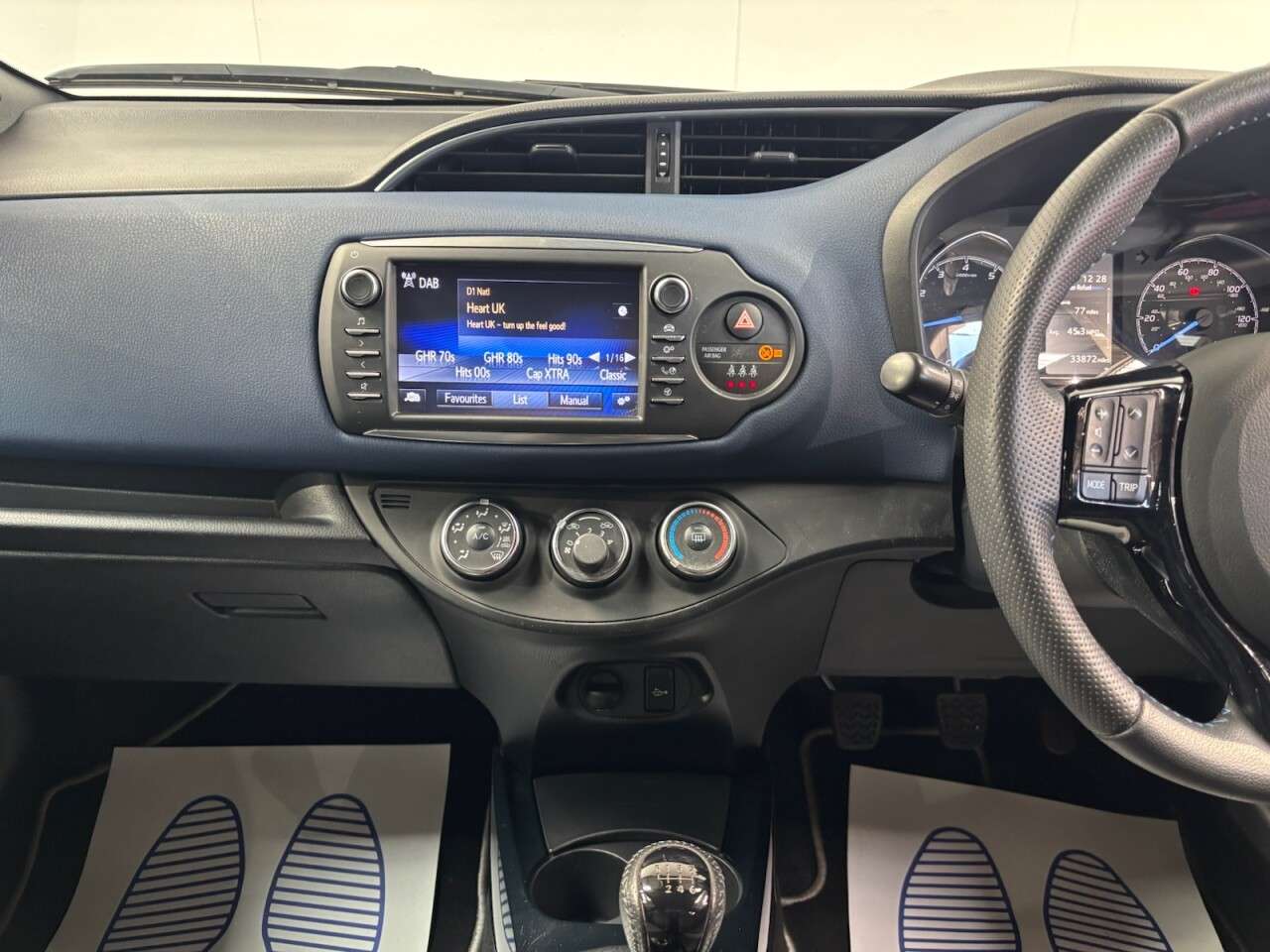 2018 TOYOTA YARIS 2018 TOYOTA YARIS