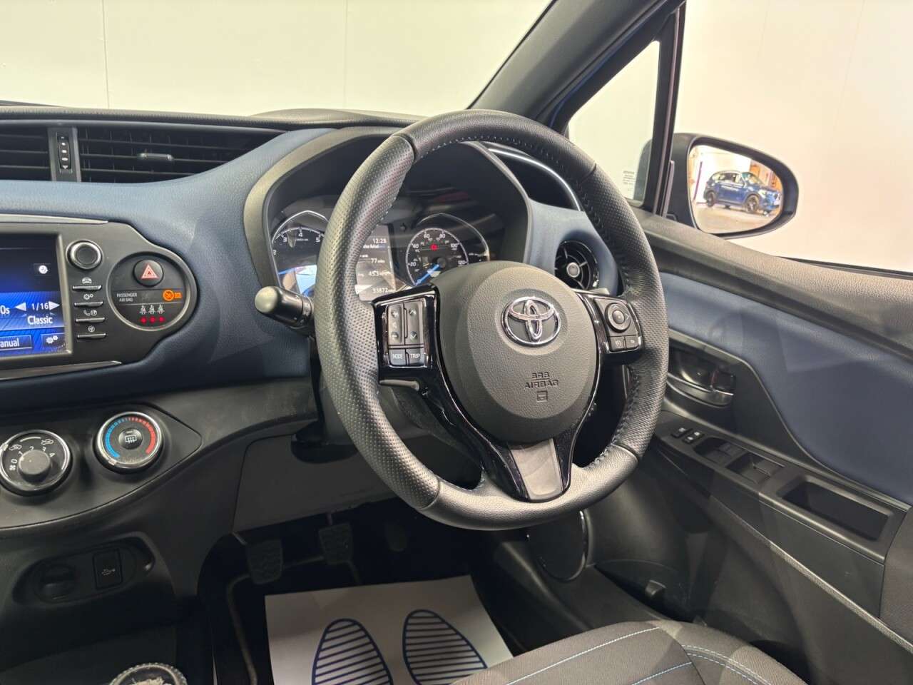 2018 TOYOTA YARIS 2018 TOYOTA YARIS