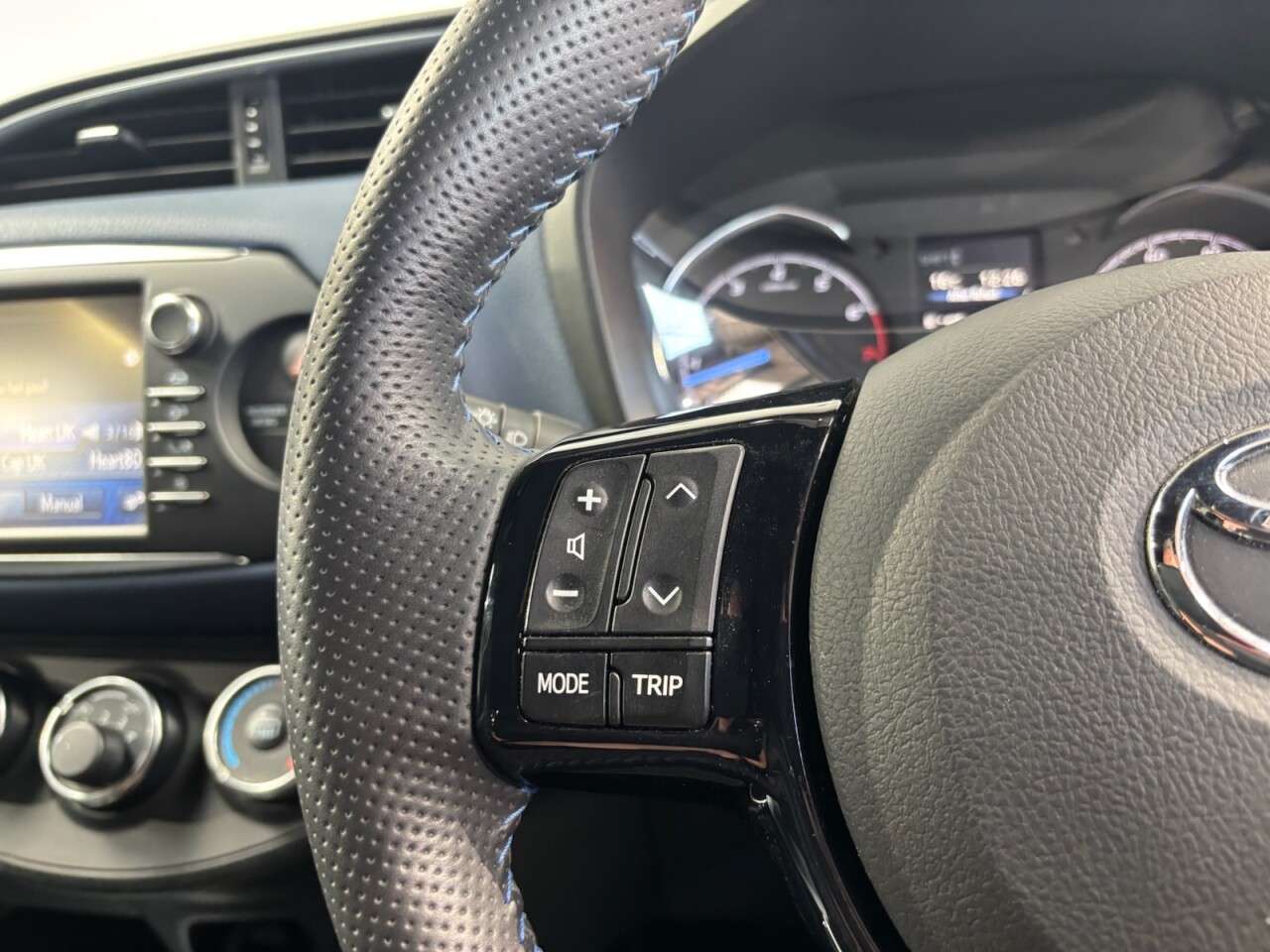 2018 TOYOTA YARIS 2018 TOYOTA YARIS
