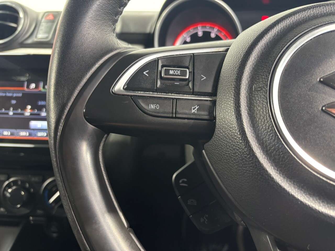 2019 SUZUKI SWIFT 2019 SUZUKI SWIFT