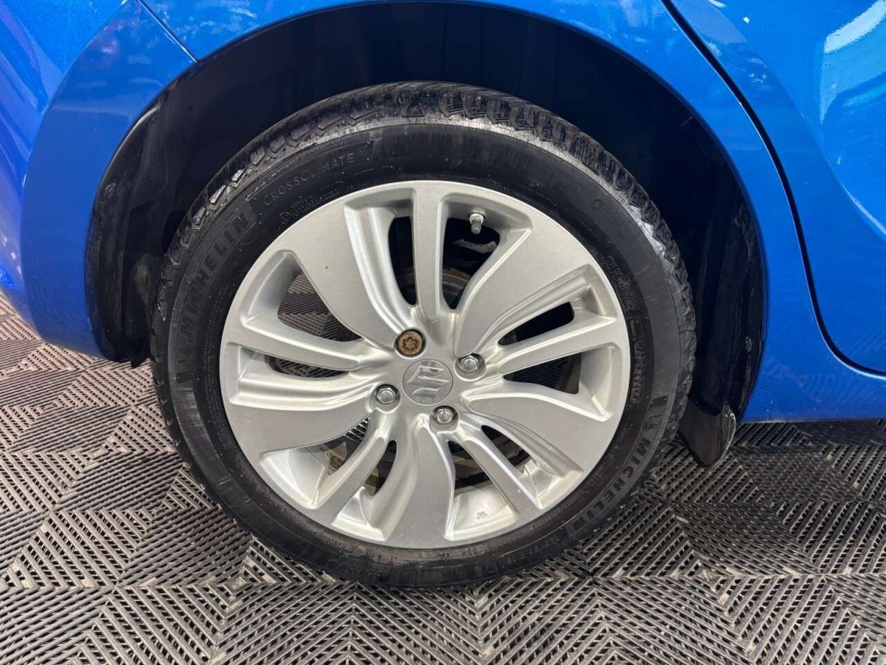 2019 SUZUKI SWIFT 2019 SUZUKI SWIFT