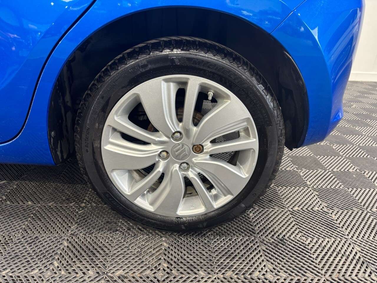 2019 SUZUKI SWIFT 2019 SUZUKI SWIFT
