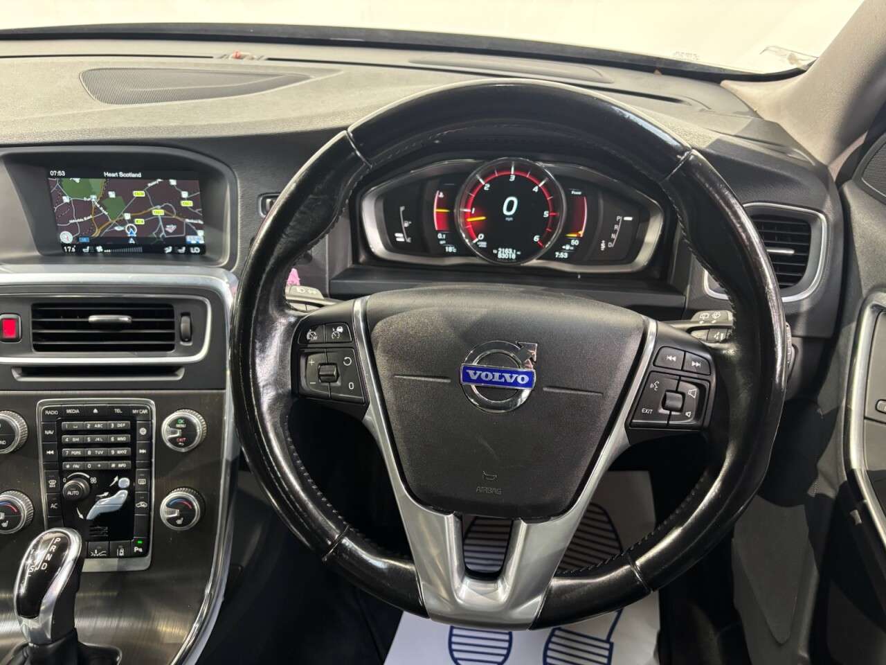 2014 VOLVO V60 2014 VOLVO V60