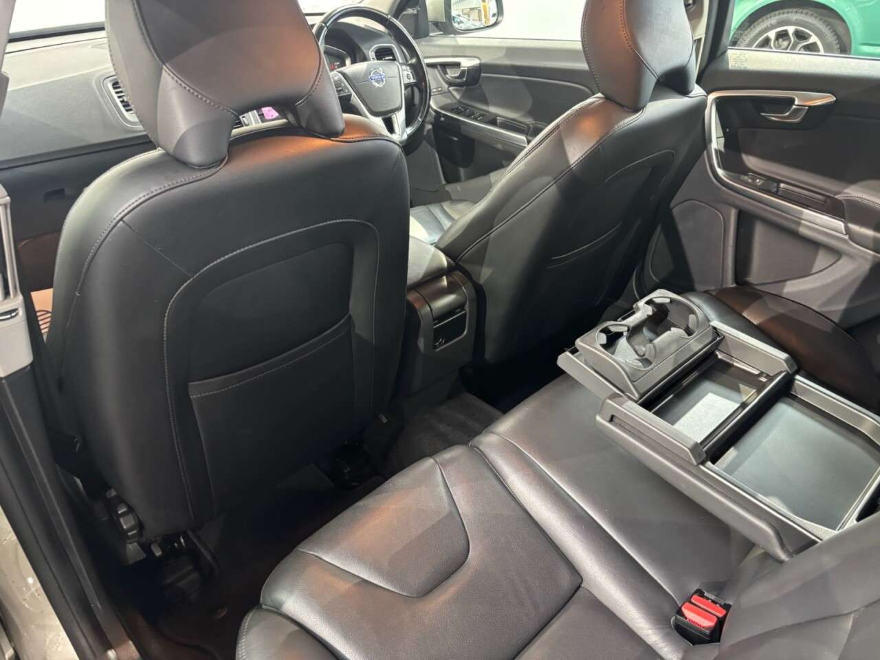 2014 VOLVO V60 2014 VOLVO V60