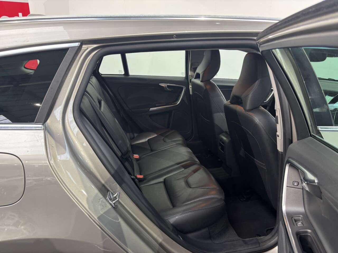 2014 VOLVO V60 2014 VOLVO V60