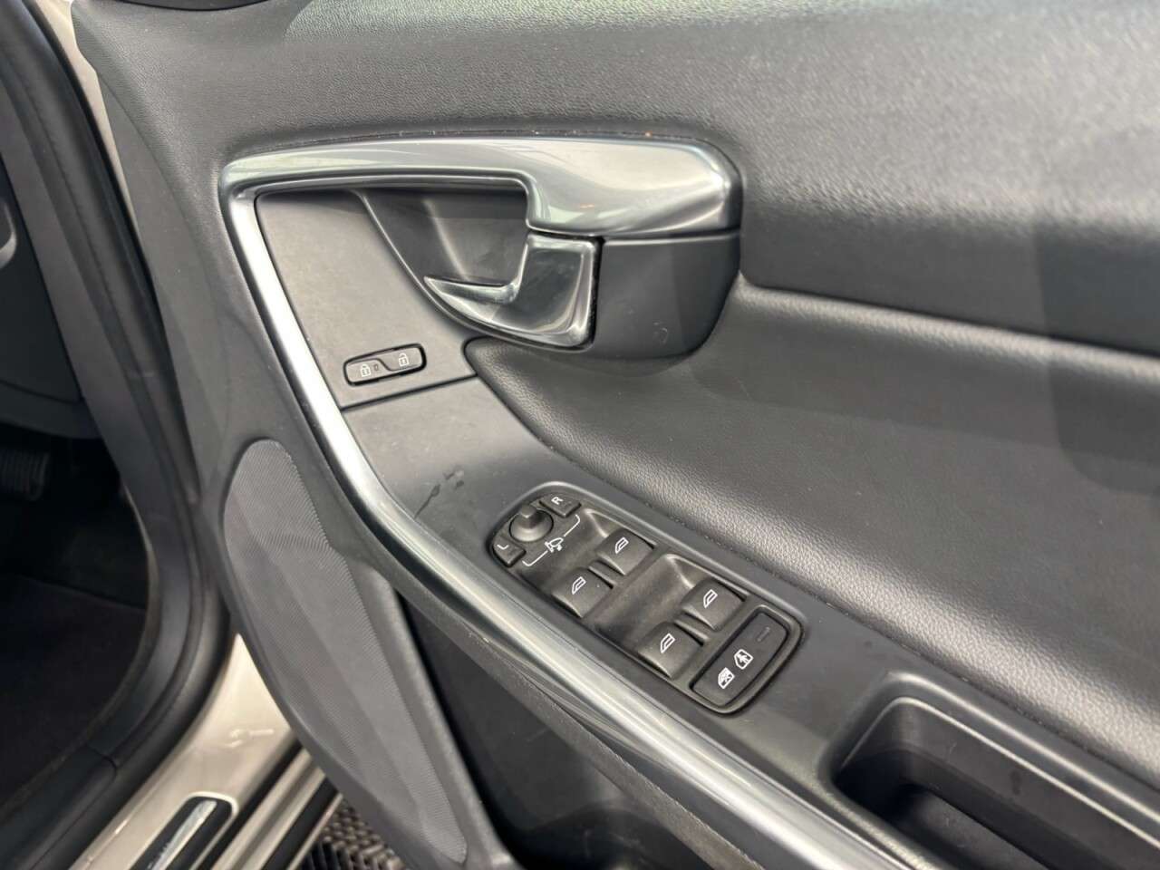 2014 VOLVO V60 2014 VOLVO V60