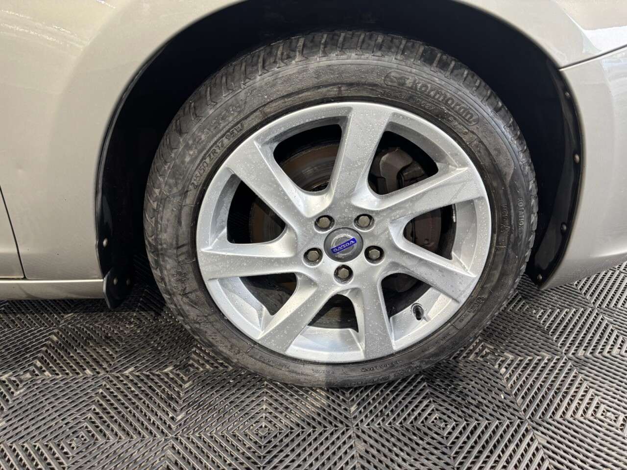 2014 VOLVO V60 2014 VOLVO V60