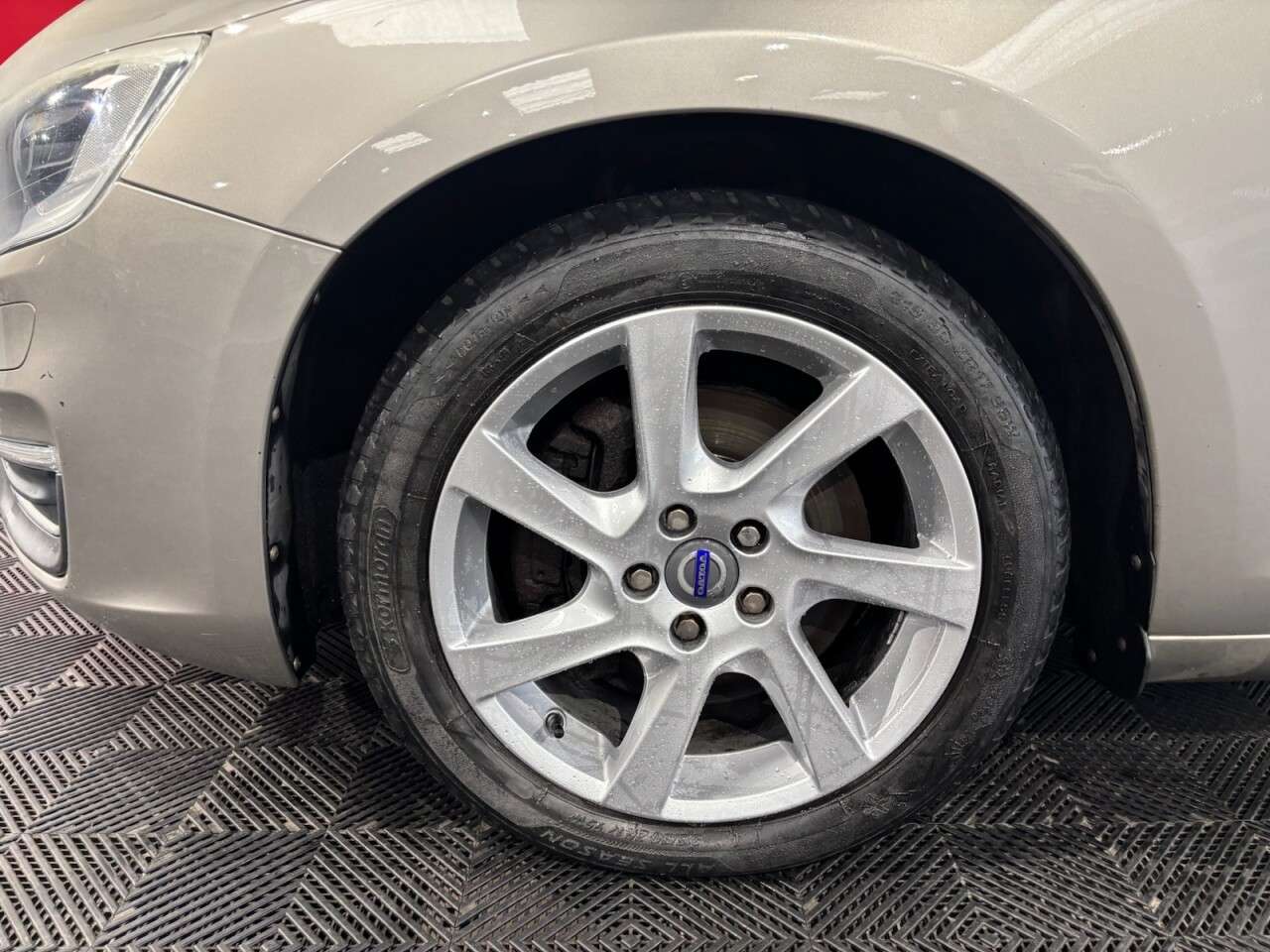 2014 VOLVO V60 2014 VOLVO V60