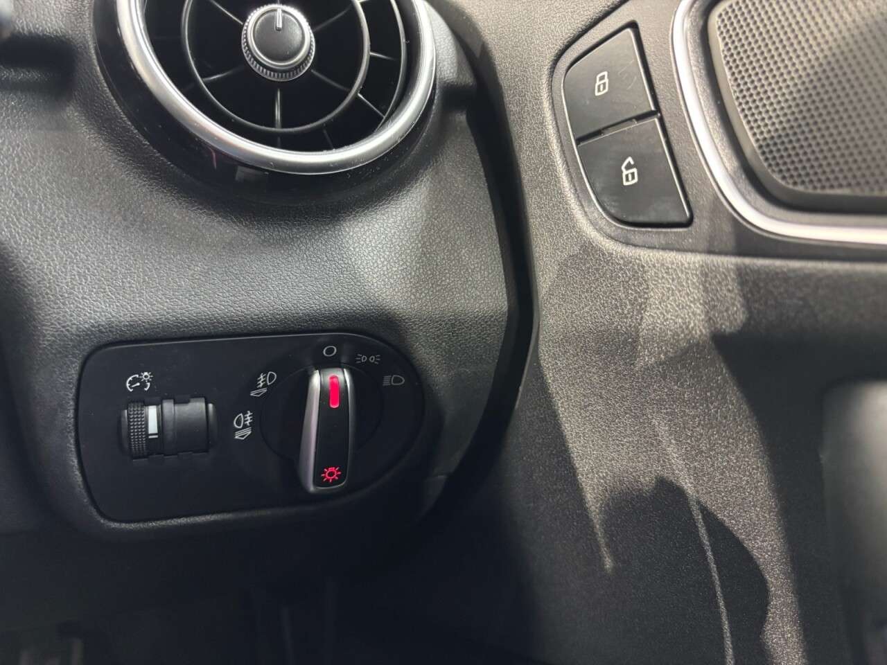 2016 AUDI A1 2016 AUDI A1