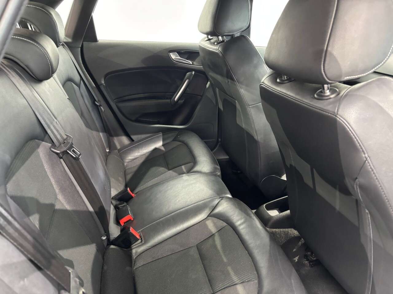 2016 AUDI A1 2016 AUDI A1