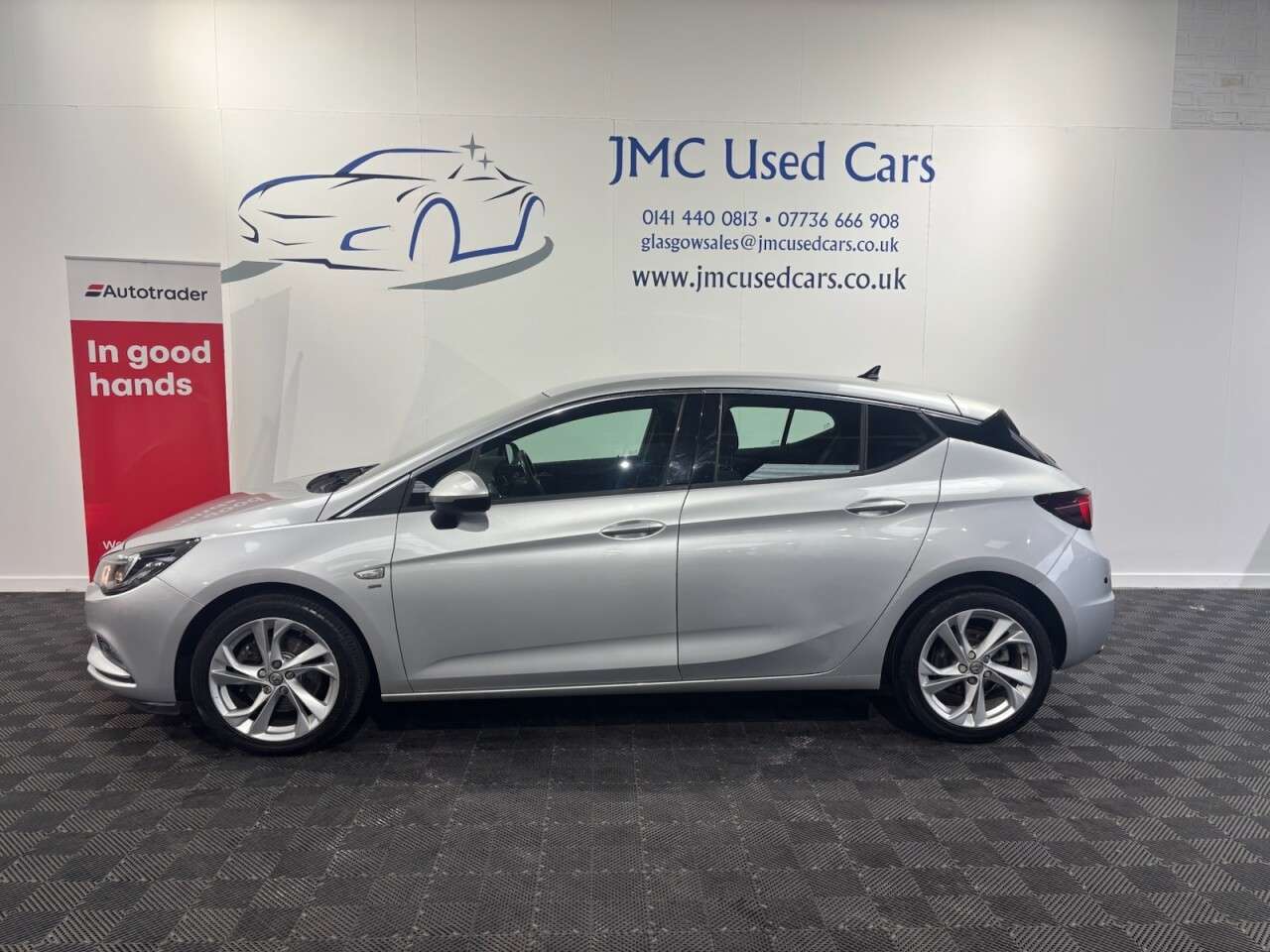 A 2019 VAUXHALL ASTRA 1.6i Turbo SRi Nav Hatchback 5dr Petrol Manual Euro 6 (s/s) (200 ps) BLUETO A 2019 VAUXHALL ASTRA 1.6i Turbo SRi Nav Hatchback 5dr Petrol Manual Euro 6 (s/s) (200 ps) BLUETO