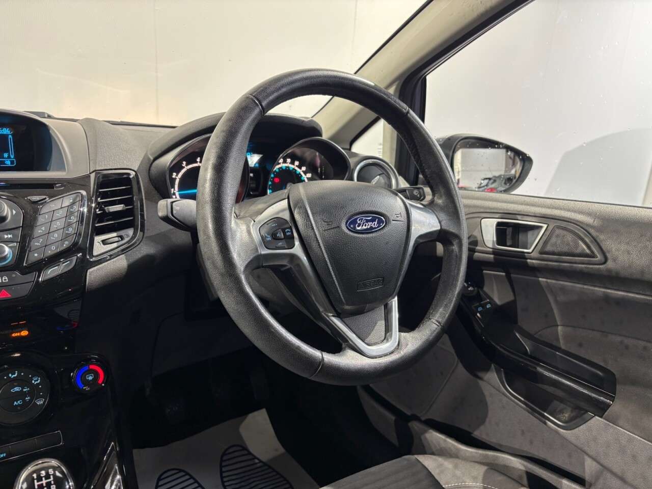 2015 FORD FIESTA 2015 FORD FIESTA
