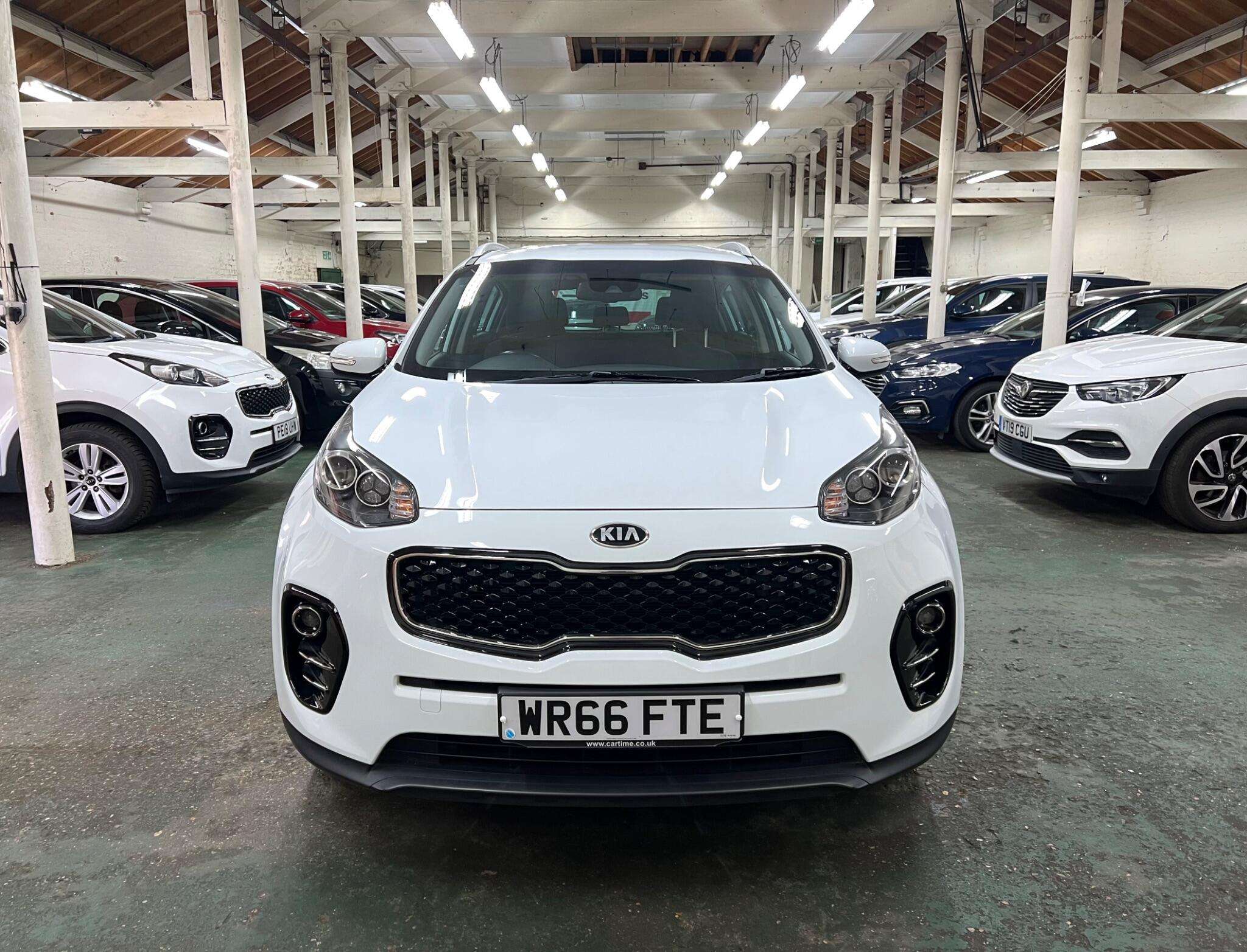 A 2016 KIA SPORTAGE 1.6 GDi 2 Euro 6 (s/s) 5dr A 2016 KIA SPORTAGE 1.6 GDi 2 Euro 6 (s/s) 5dr