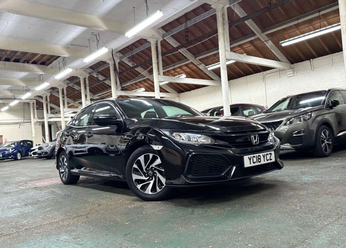 Check out this Honda Civic 2018 Petrol Manual