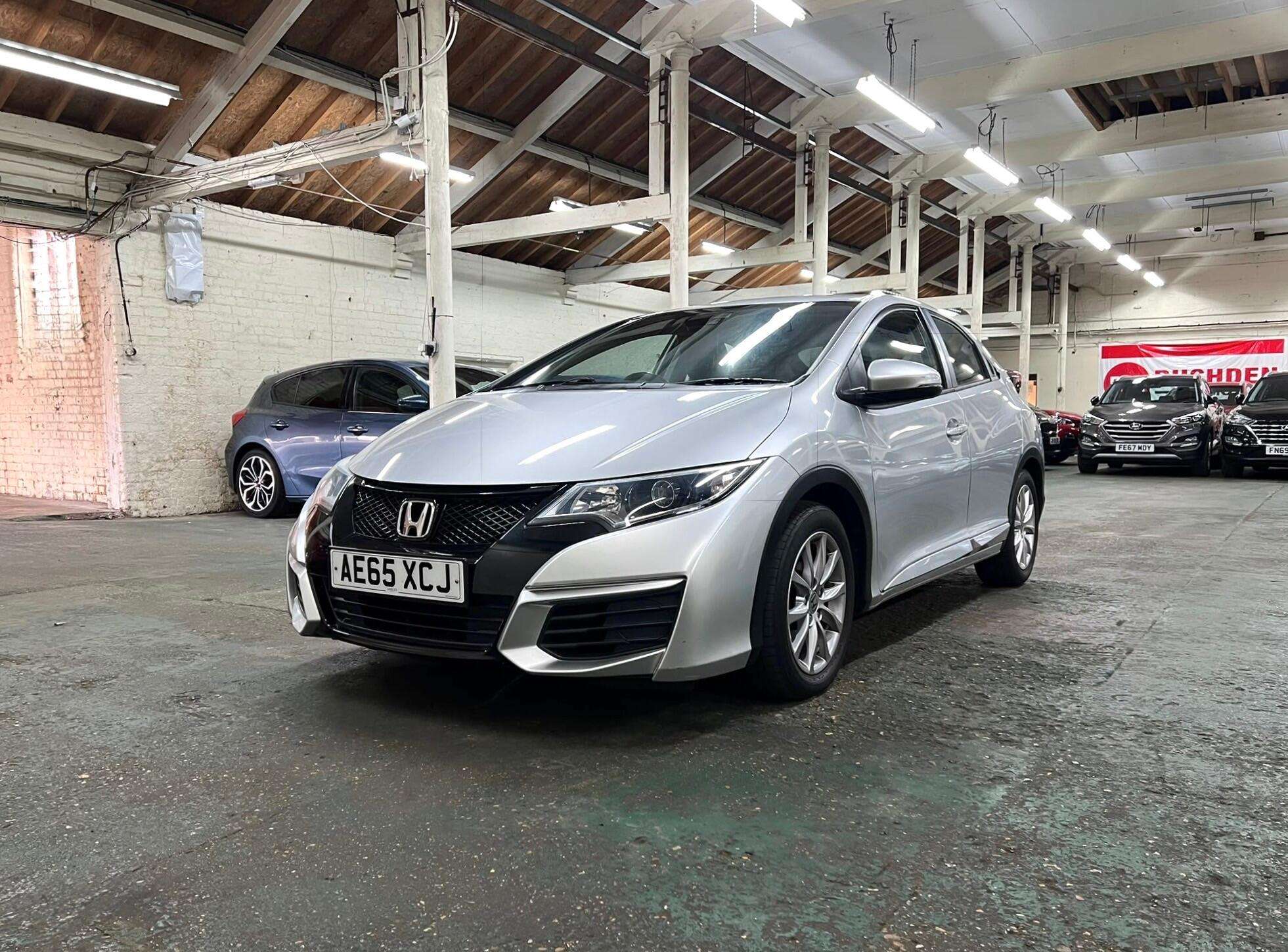 A 2015 HONDA CIVIC 1.6 i-DTEC S (Navi) Hatchback 5dr Diesel Manual Euro 6 (s/s) (120 ps) A 2015 HONDA CIVIC 1.6 i-DTEC S (Navi) Hatchback 5dr Diesel Manual Euro 6 (s/s) (120 ps)