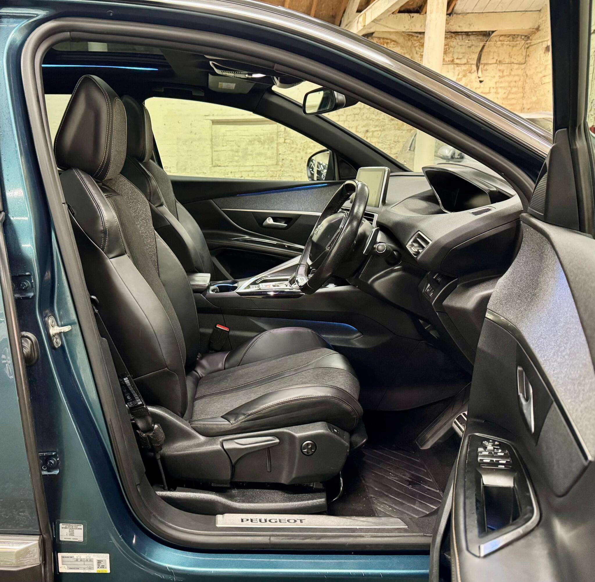 2018 PEUGEOT 5008 2018 PEUGEOT 5008