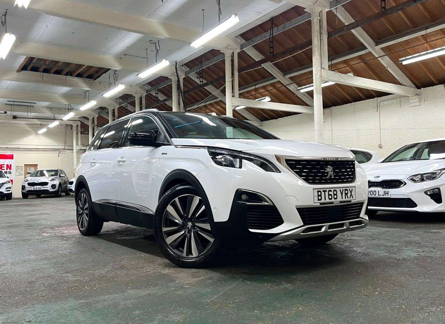 A 2019 PEUGEOT 5008 1.5 BlueHDi GT Line Premium EAT Euro 6 (s/s) 5dr A 2019 PEUGEOT 5008 1.5 BlueHDi GT Line Premium EAT Euro 6 (s/s) 5dr