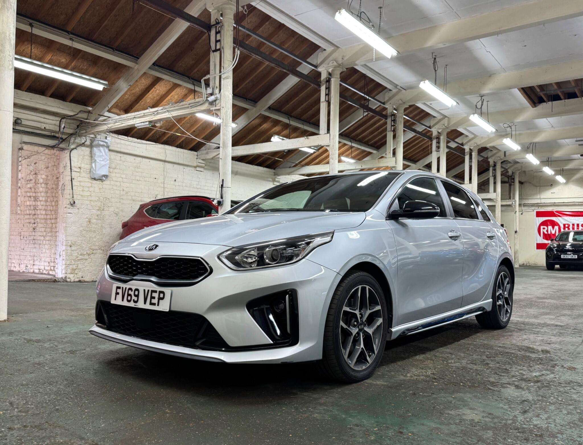A 2019 KIA CEED 1.6 CRDi GT-Line Euro 6 (s/s) 5dr A 2019 KIA CEED 1.6 CRDi GT-Line Euro 6 (s/s) 5dr