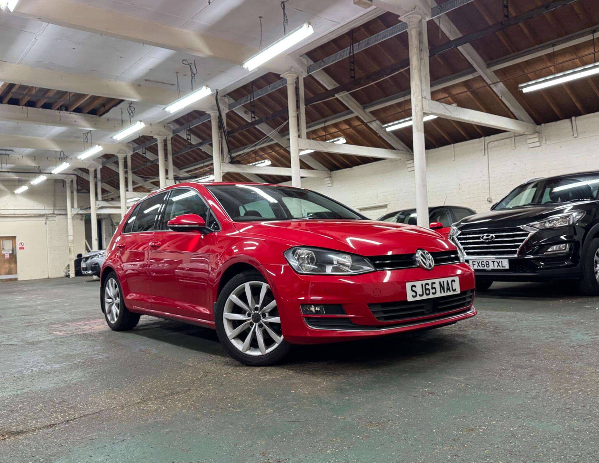 A 2015 VOLKSWAGEN GOLF 1.4 TSI BlueMotion Tech ACT GT Euro 6 (s/s) 5dr A 2015 VOLKSWAGEN GOLF 1.4 TSI BlueMotion Tech ACT GT Euro 6 (s/s) 5dr