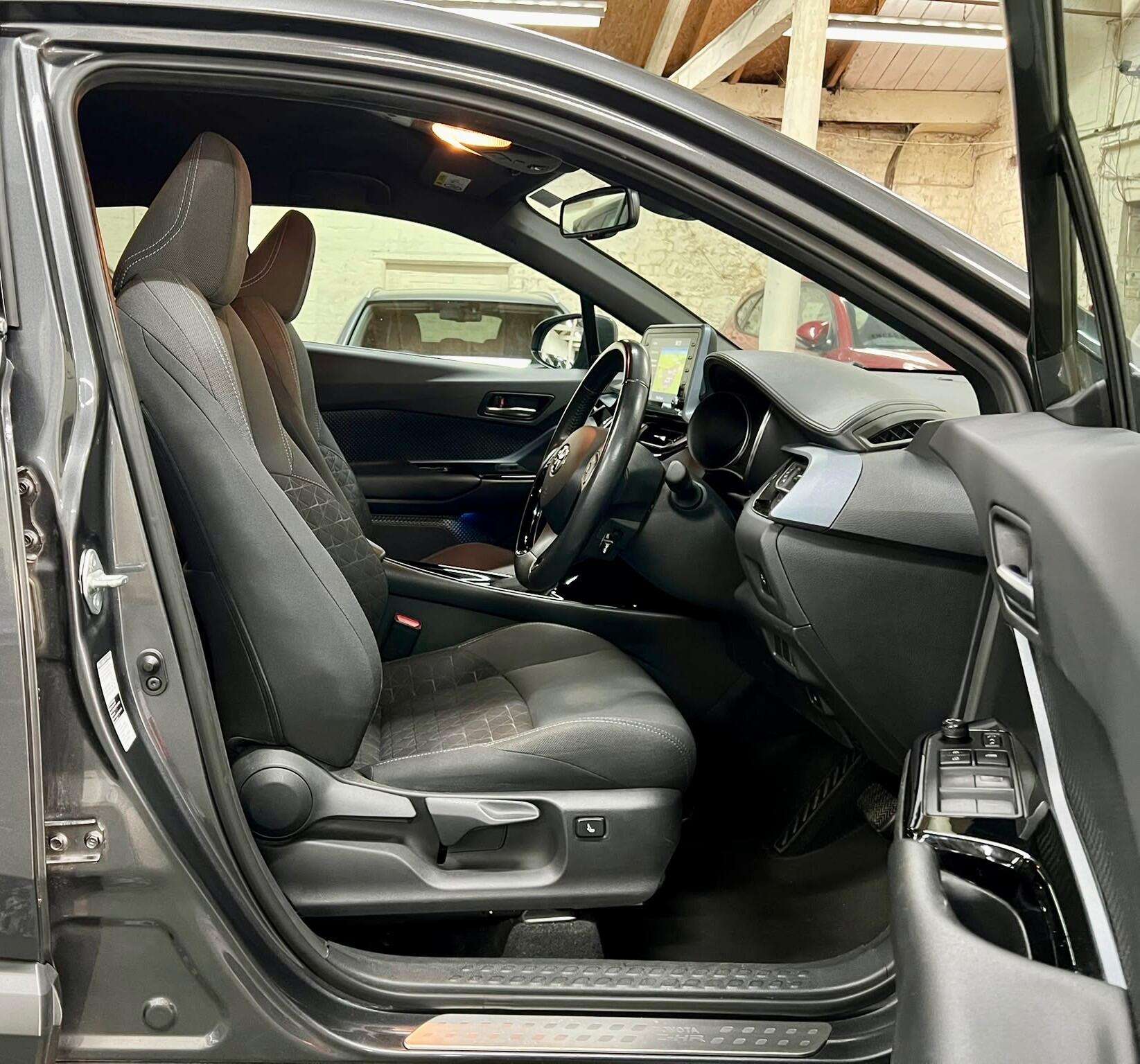 2021 TOYOTA C-HR 2021 TOYOTA C-HR