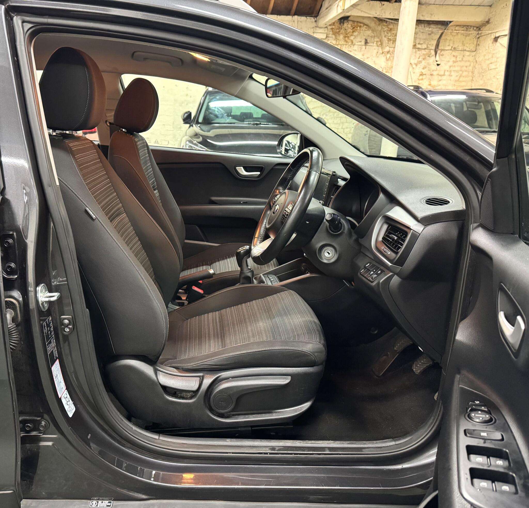 2019 KIA STONIC 2019 KIA STONIC