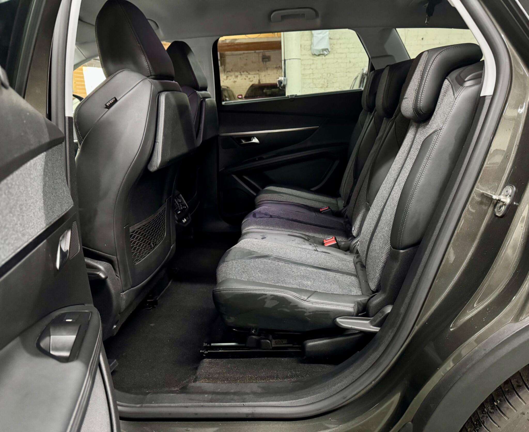 2019 PEUGEOT 5008 2019 PEUGEOT 5008