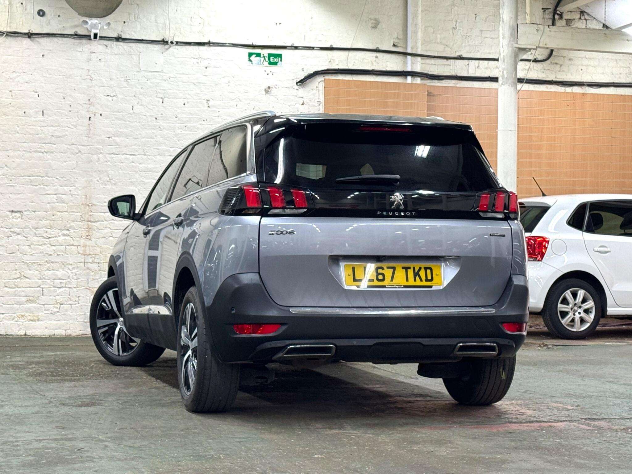 2017 PEUGEOT 5008 2017 PEUGEOT 5008