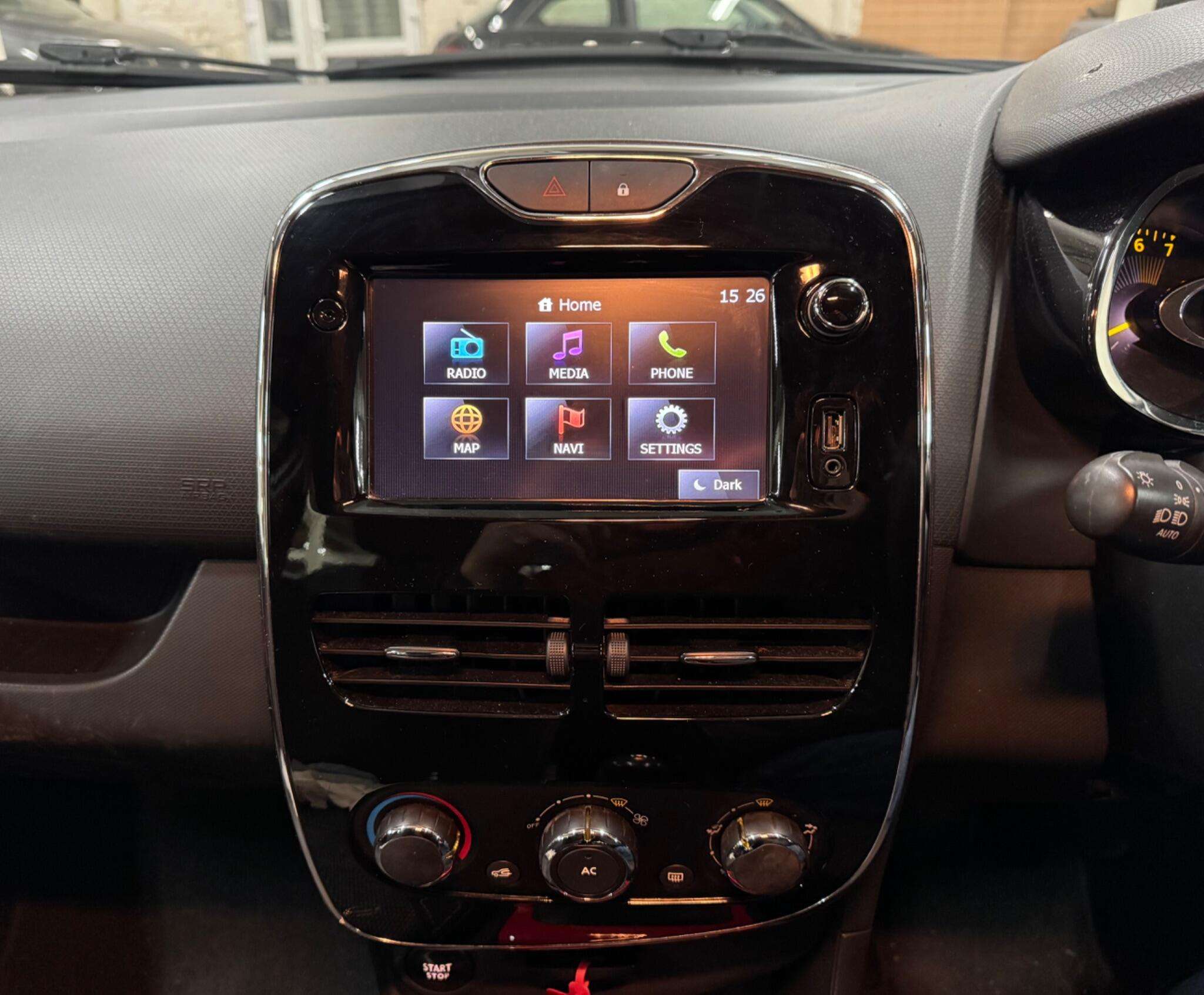 2013 RENAULT CLIO 2013 RENAULT CLIO