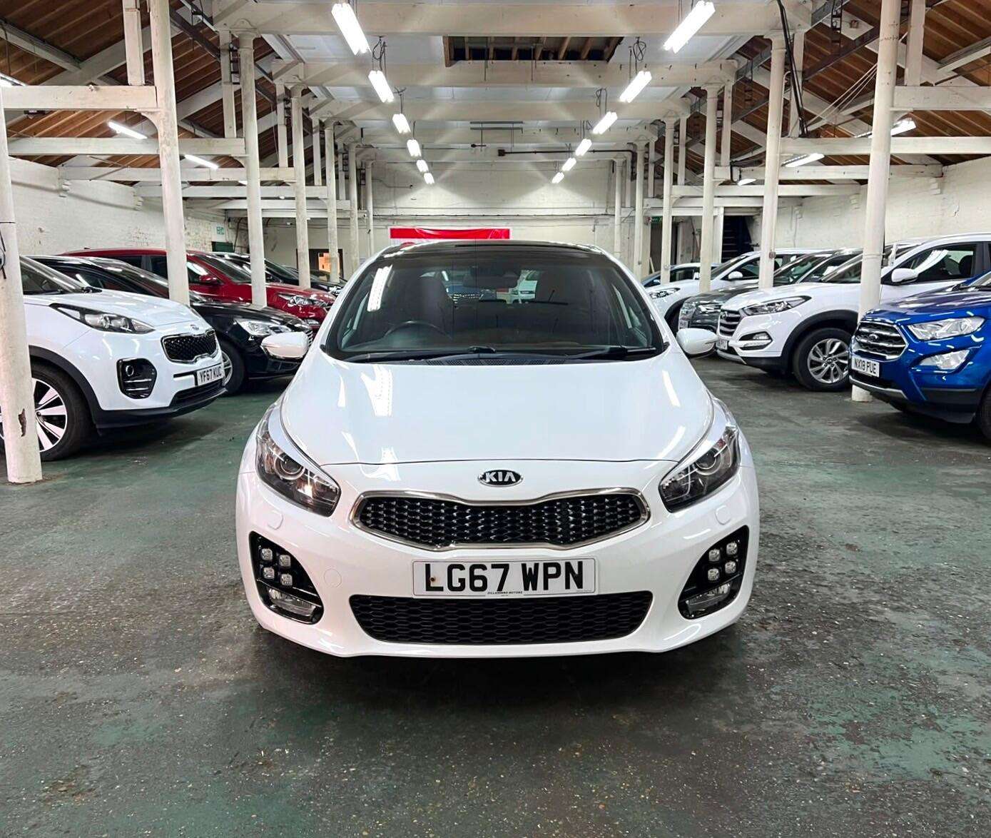 A 2017 KIA CEED 1.6 CRDi GT-Line S Euro 6 (s/s) 5dr A 2017 KIA CEED 1.6 CRDi GT-Line S Euro 6 (s/s) 5dr