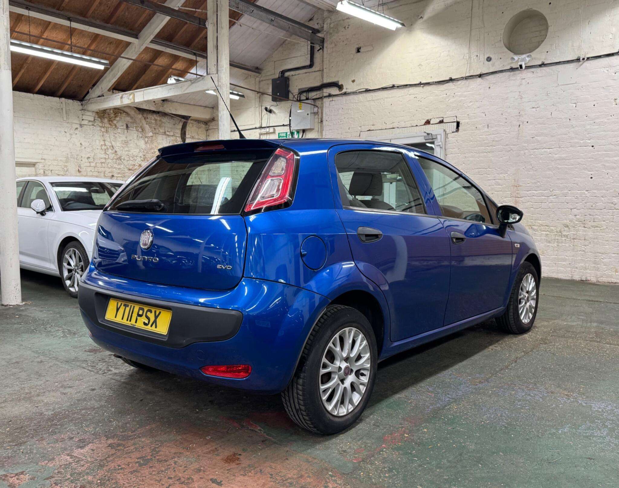 2011 FIAT PUNTO EVO 2011 FIAT PUNTO EVO