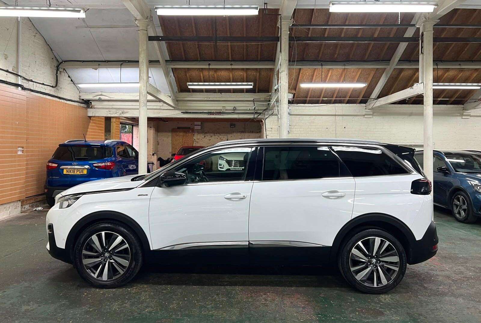 2019 PEUGEOT 5008 2019 PEUGEOT 5008