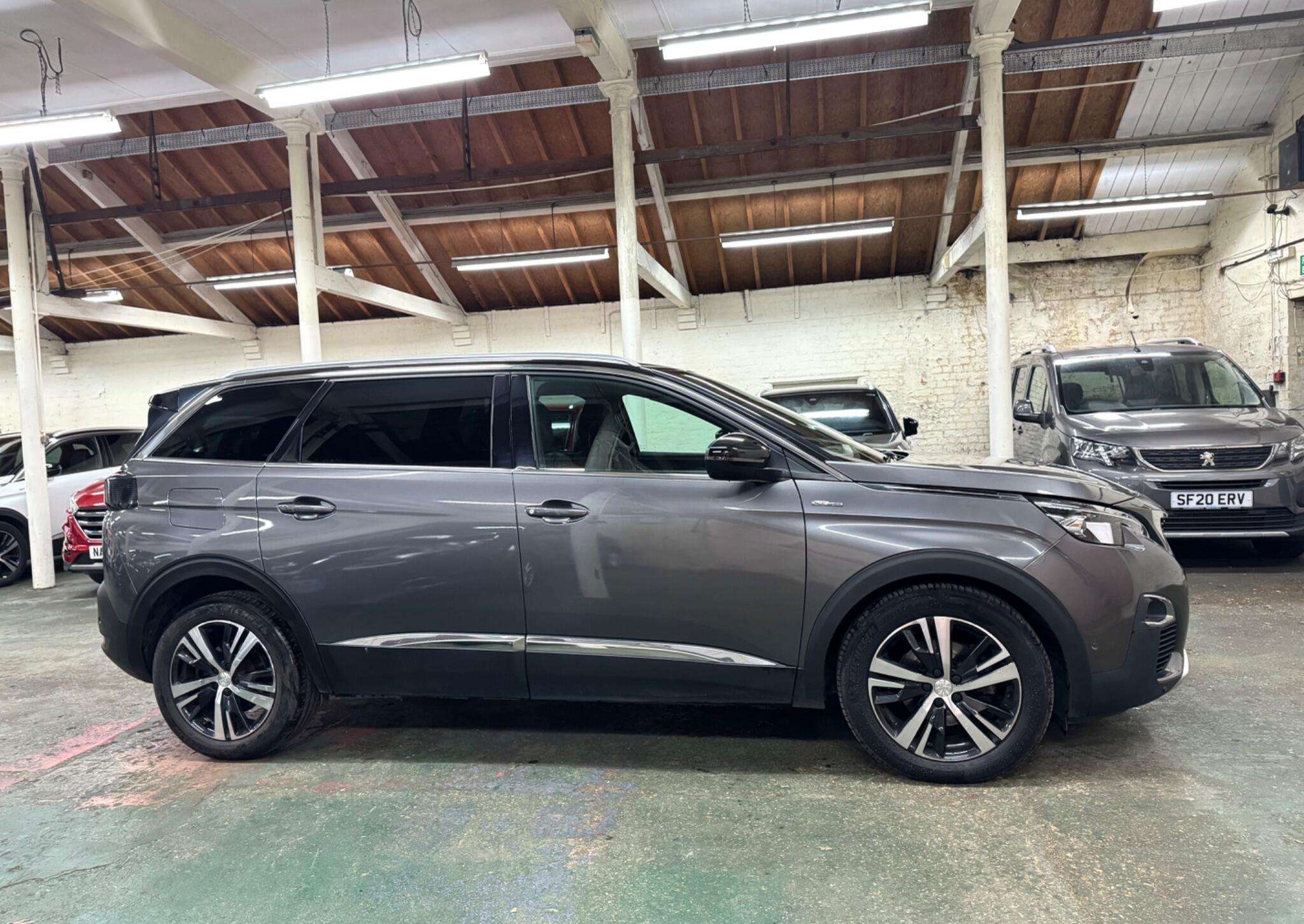 2018 PEUGEOT 5008 2018 PEUGEOT 5008
