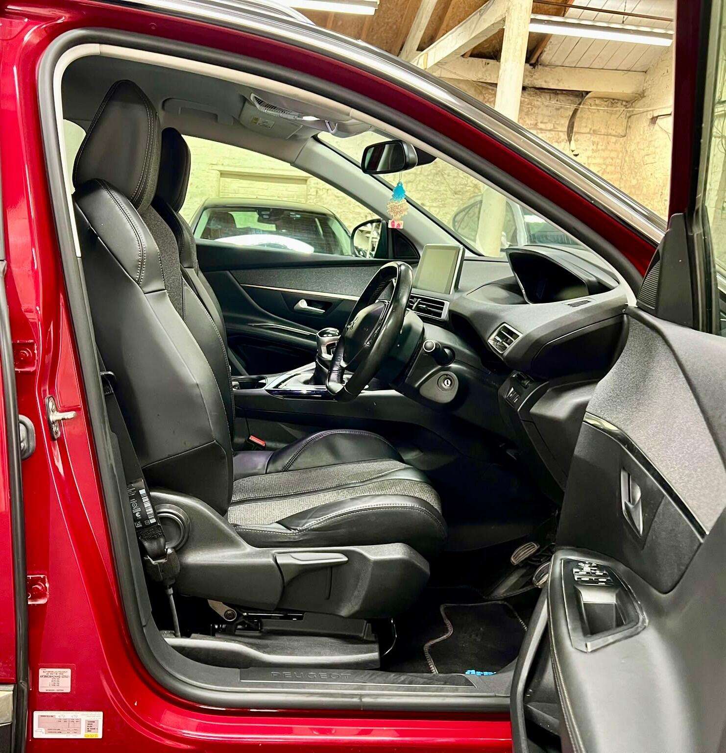 2017 PEUGEOT 3008 2017 PEUGEOT 3008