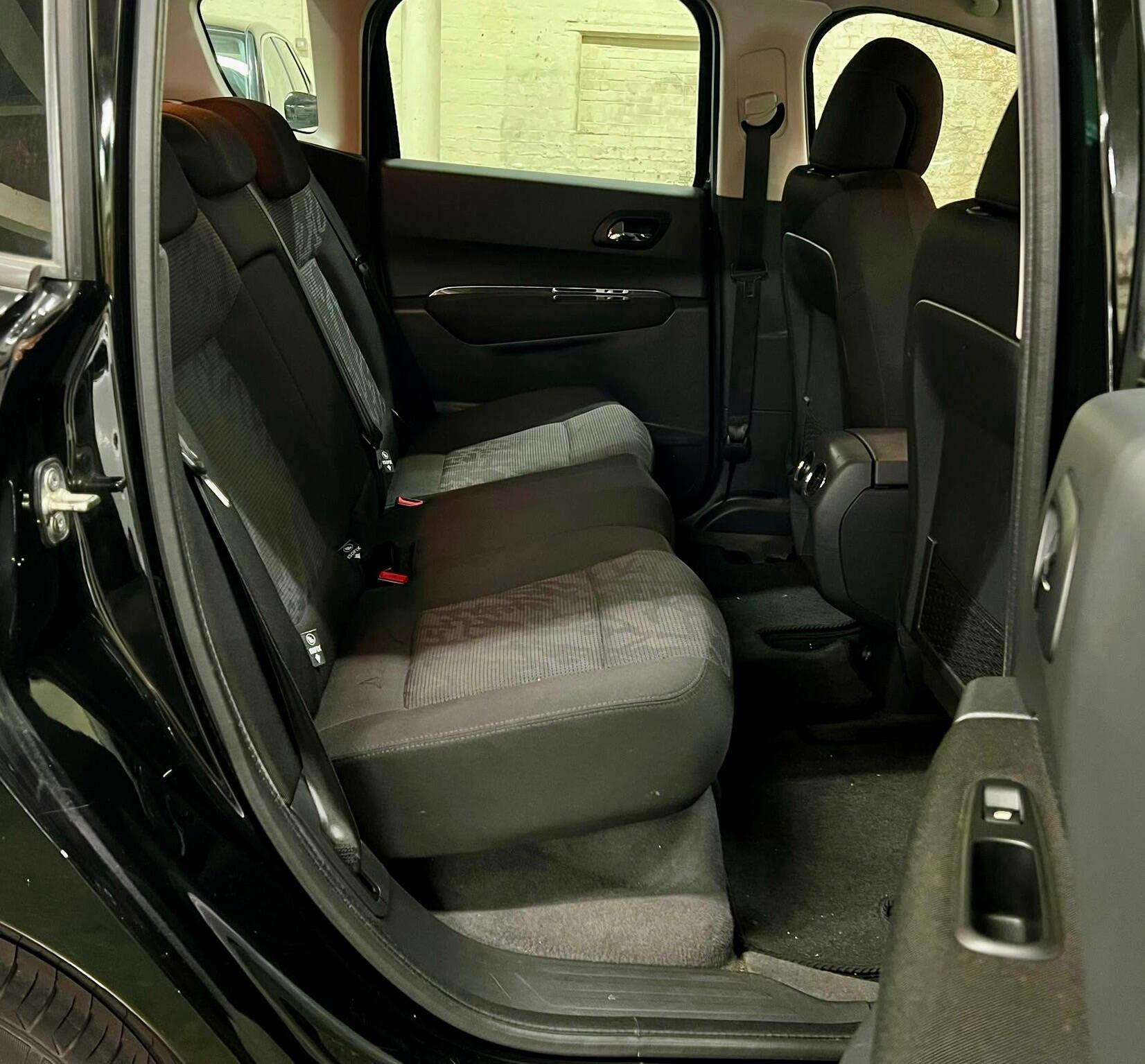 2011 PEUGEOT 3008 2011 PEUGEOT 3008