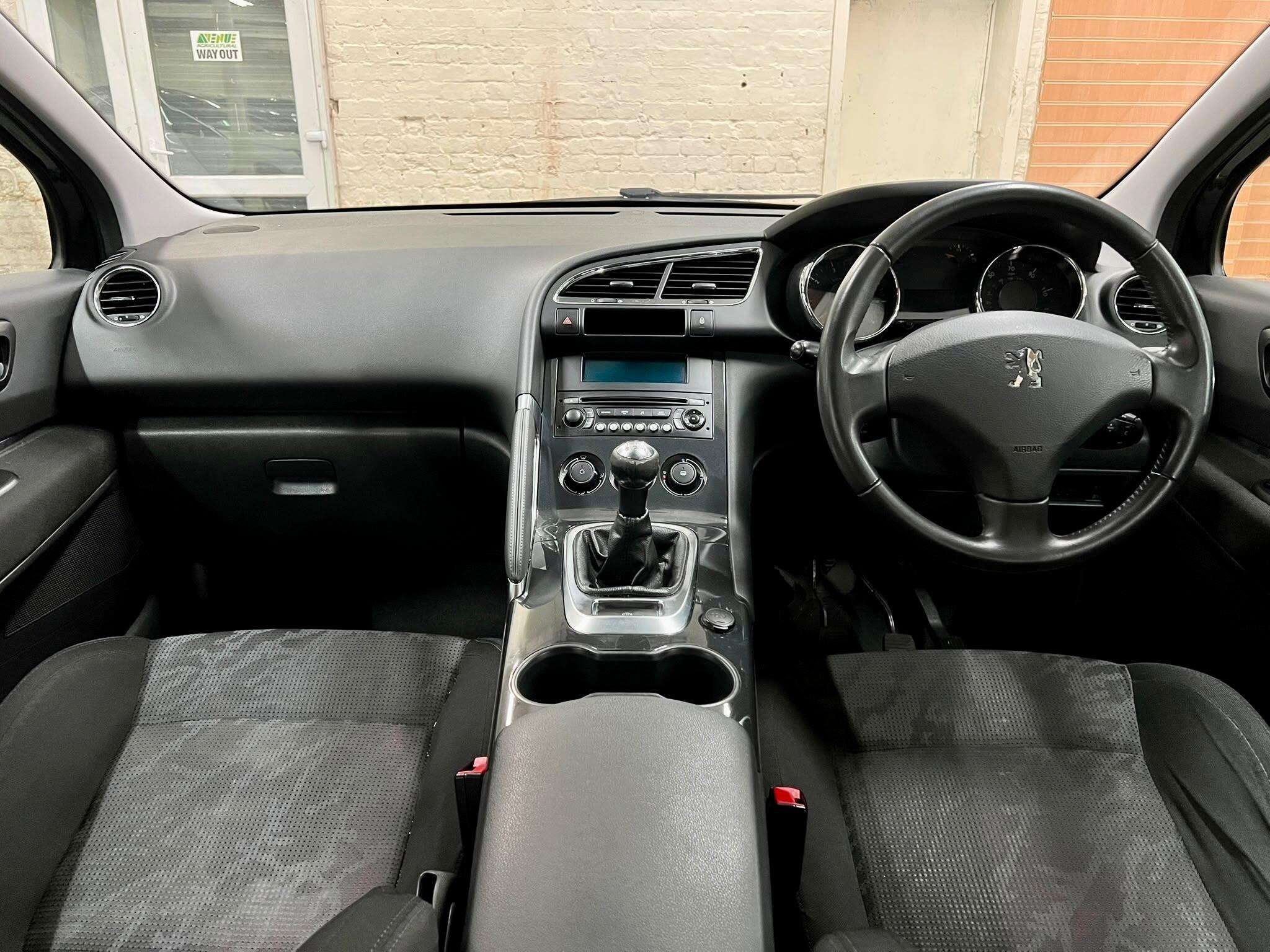 2011 PEUGEOT 3008 2011 PEUGEOT 3008