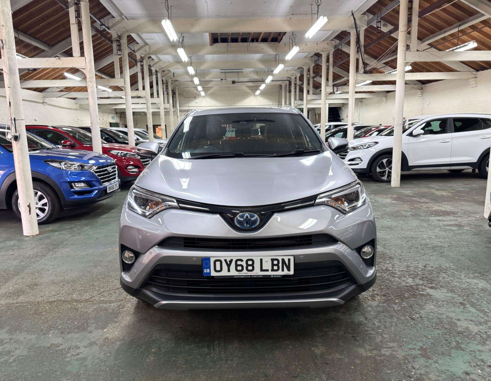 A 2018 TOYOTA RAV4 2.5 VVT-h Design CVT 4WD Euro 6 (s/s) 5dr A 2018 TOYOTA RAV4 2.5 VVT-h Design CVT 4WD Euro 6 (s/s) 5dr