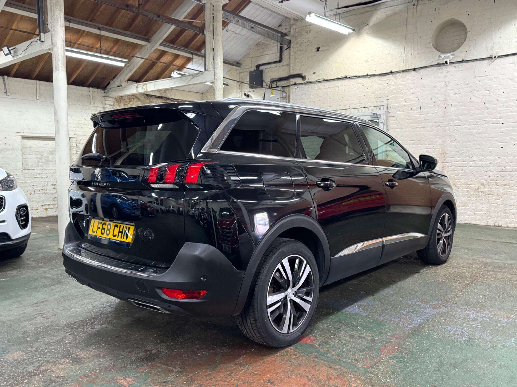 2018 PEUGEOT 5008 2018 PEUGEOT 5008