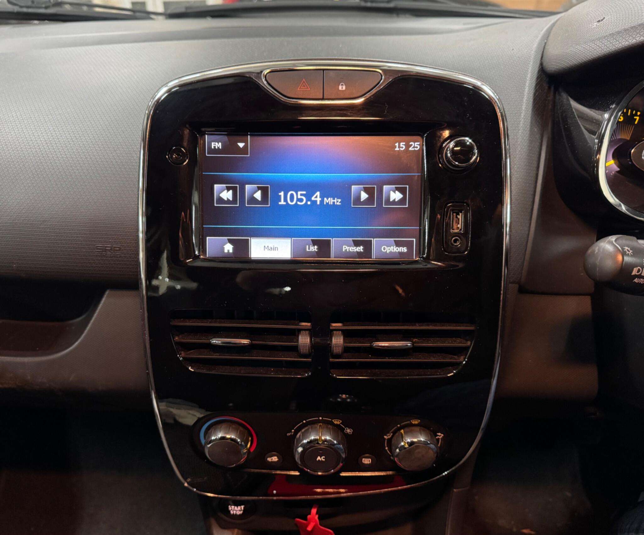 2013 RENAULT CLIO 2013 RENAULT CLIO