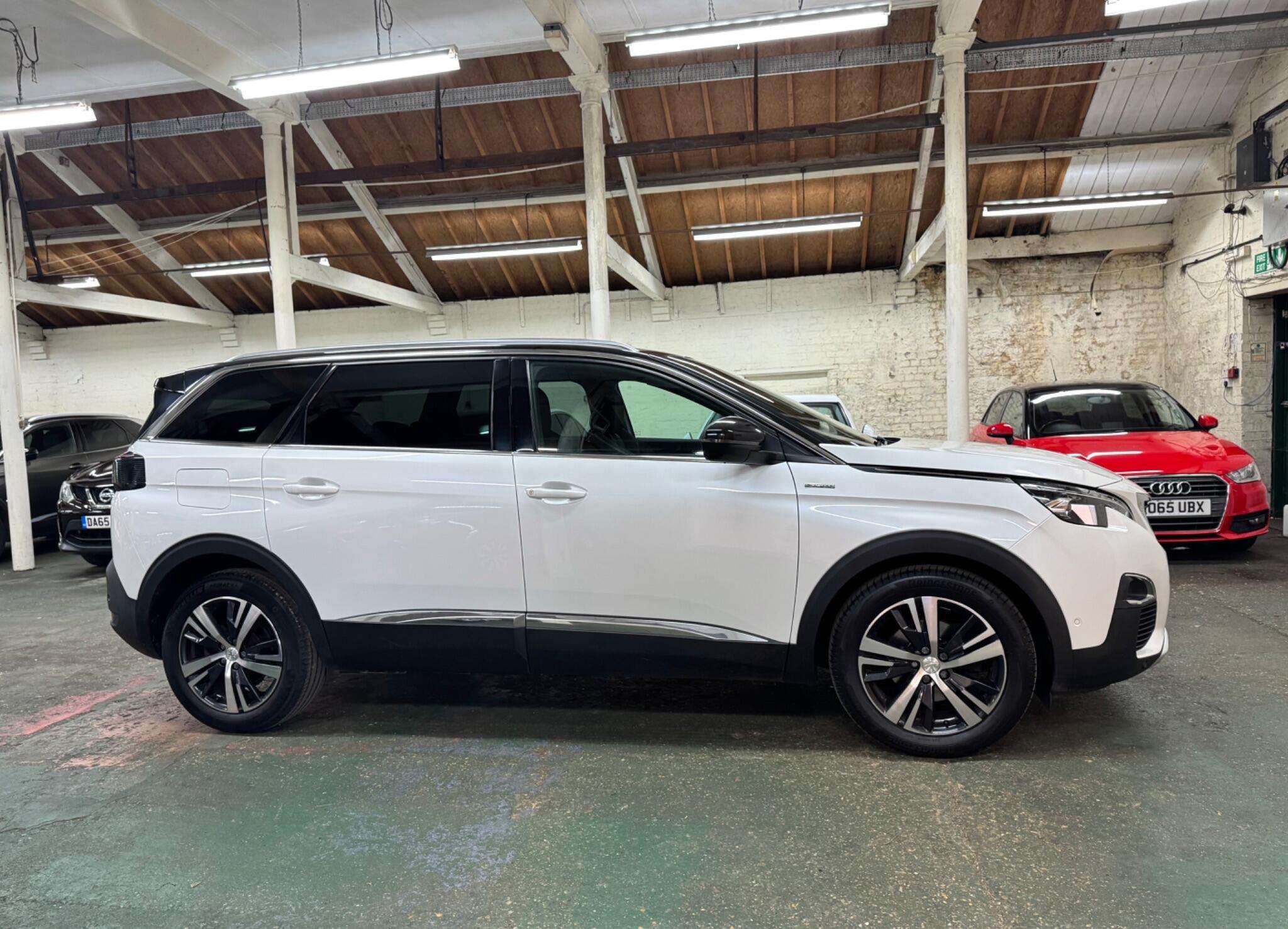 2020 PEUGEOT 5008 2020 PEUGEOT 5008