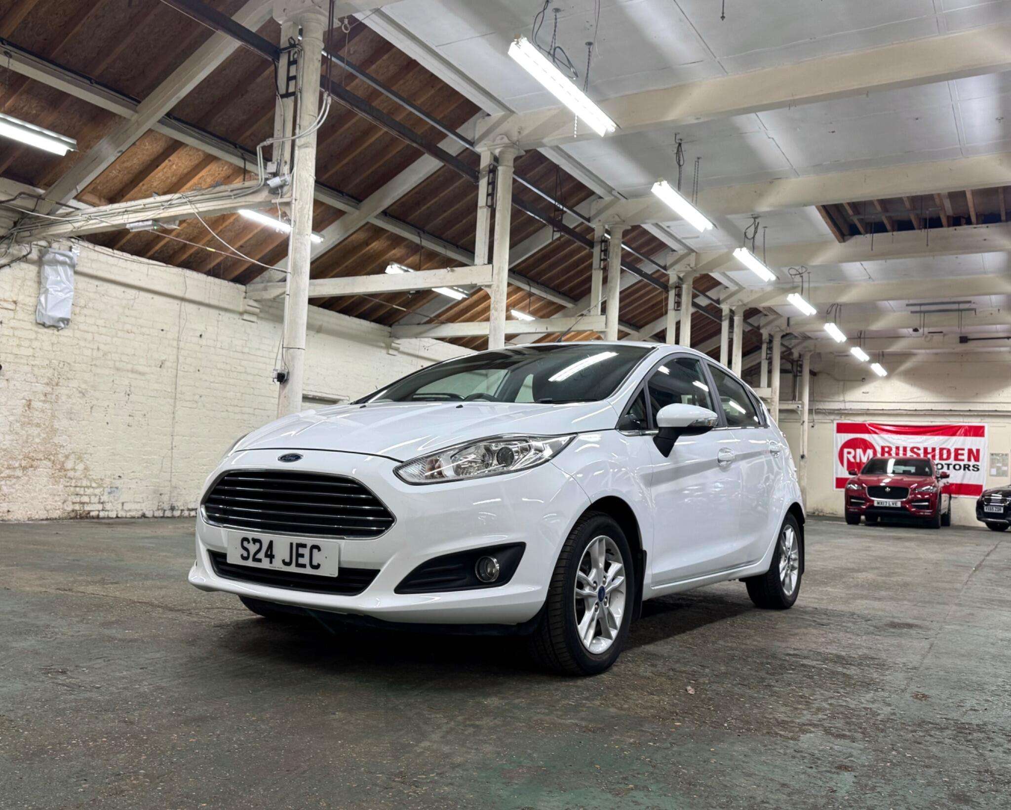A 2015 FORD FIESTA 1.0 Zetec Euro 5 (s/s) 5dr A 2015 FORD FIESTA 1.0 Zetec Euro 5 (s/s) 5dr