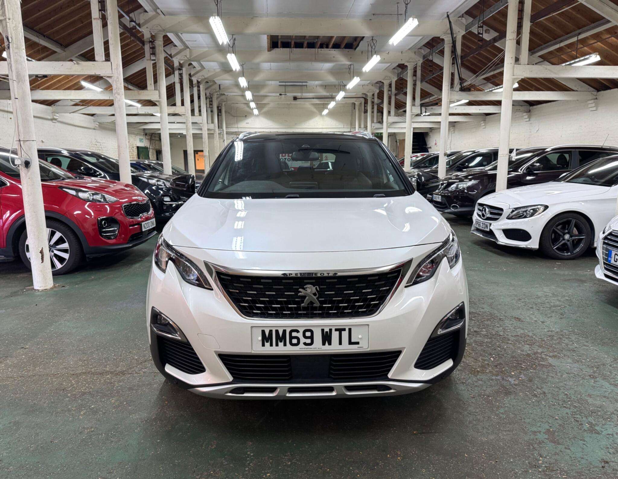 2020 PEUGEOT 5008 2020 PEUGEOT 5008