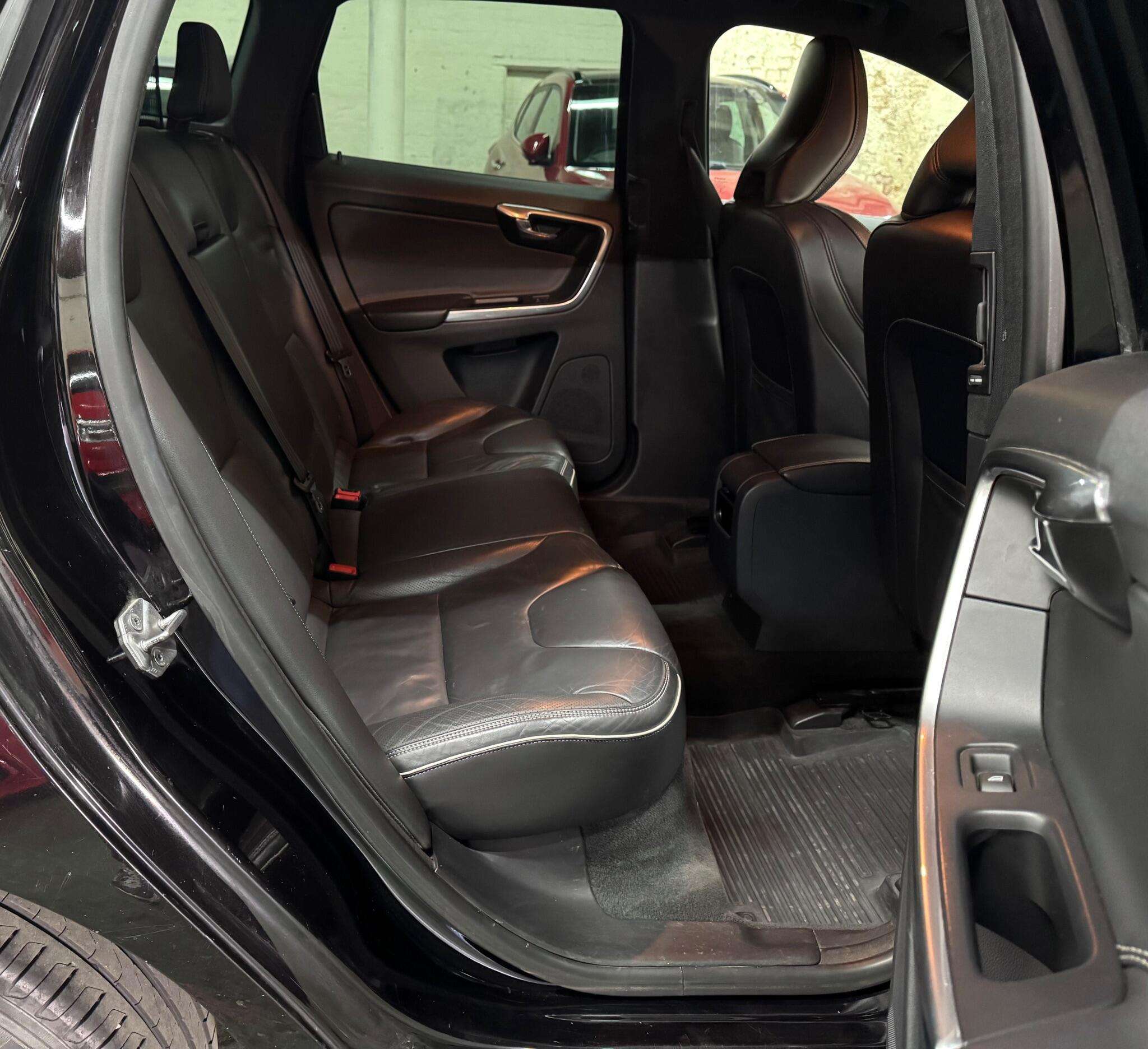 2015 VOLVO XC60 2015 VOLVO XC60