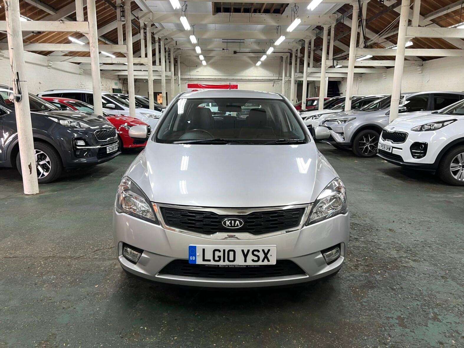 A 2010 KIA CEED 1.6 CRDi 2 Euro 4 5dr A 2010 KIA CEED 1.6 CRDi 2 Euro 4 5dr
