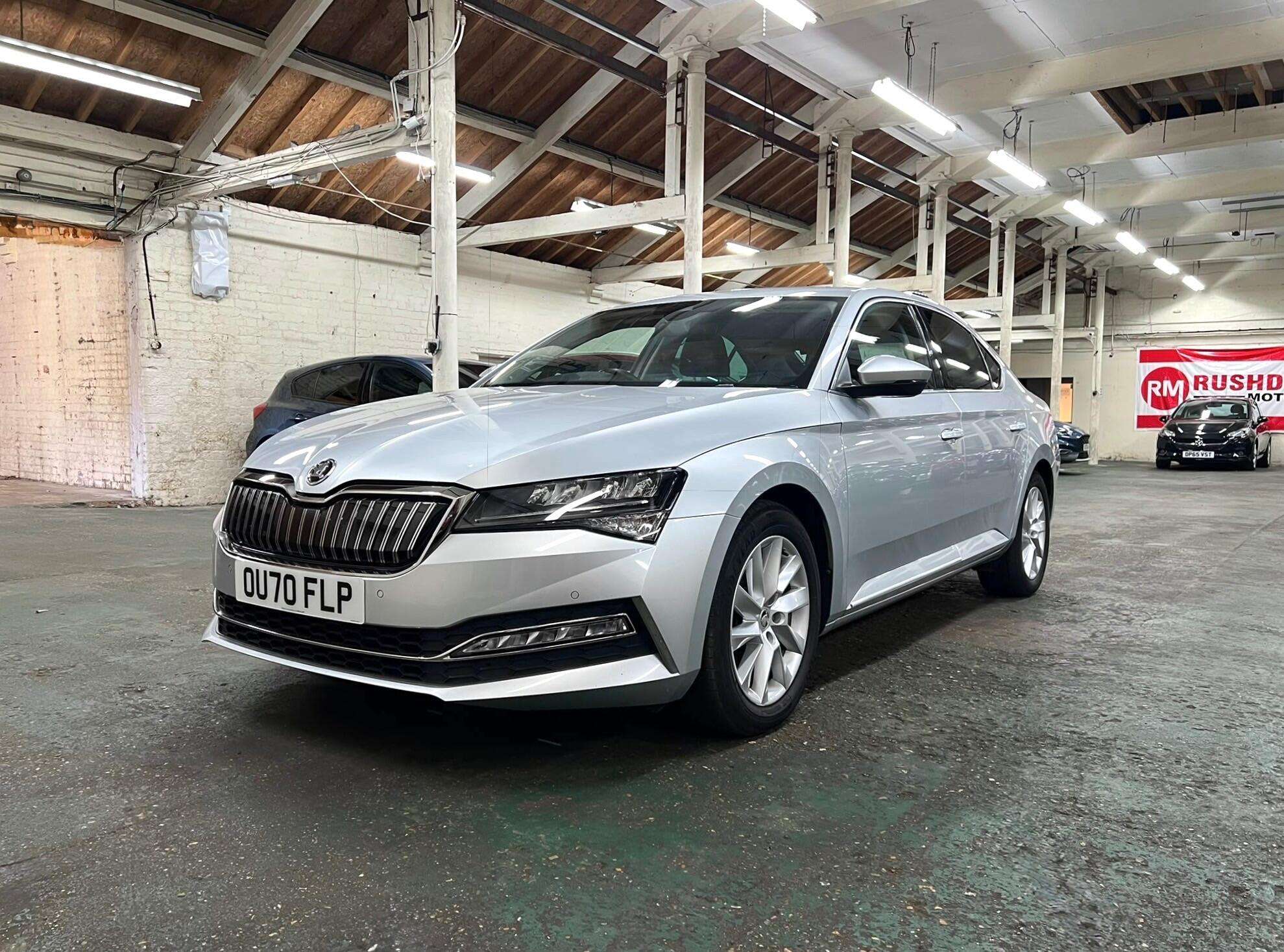 A 2020 SKODA SUPERB 1.4 TSI iV 13kWh SE Technology Hatchback 5dr Petrol Plug-in Hybrid DSG Euro 6 (s/s) (218 ps) A 2020 SKODA SUPERB 1.4 TSI iV 13kWh SE Technology Hatchback 5dr Petrol Plug-in Hybrid DSG Euro 6 (s/s) (218 ps)