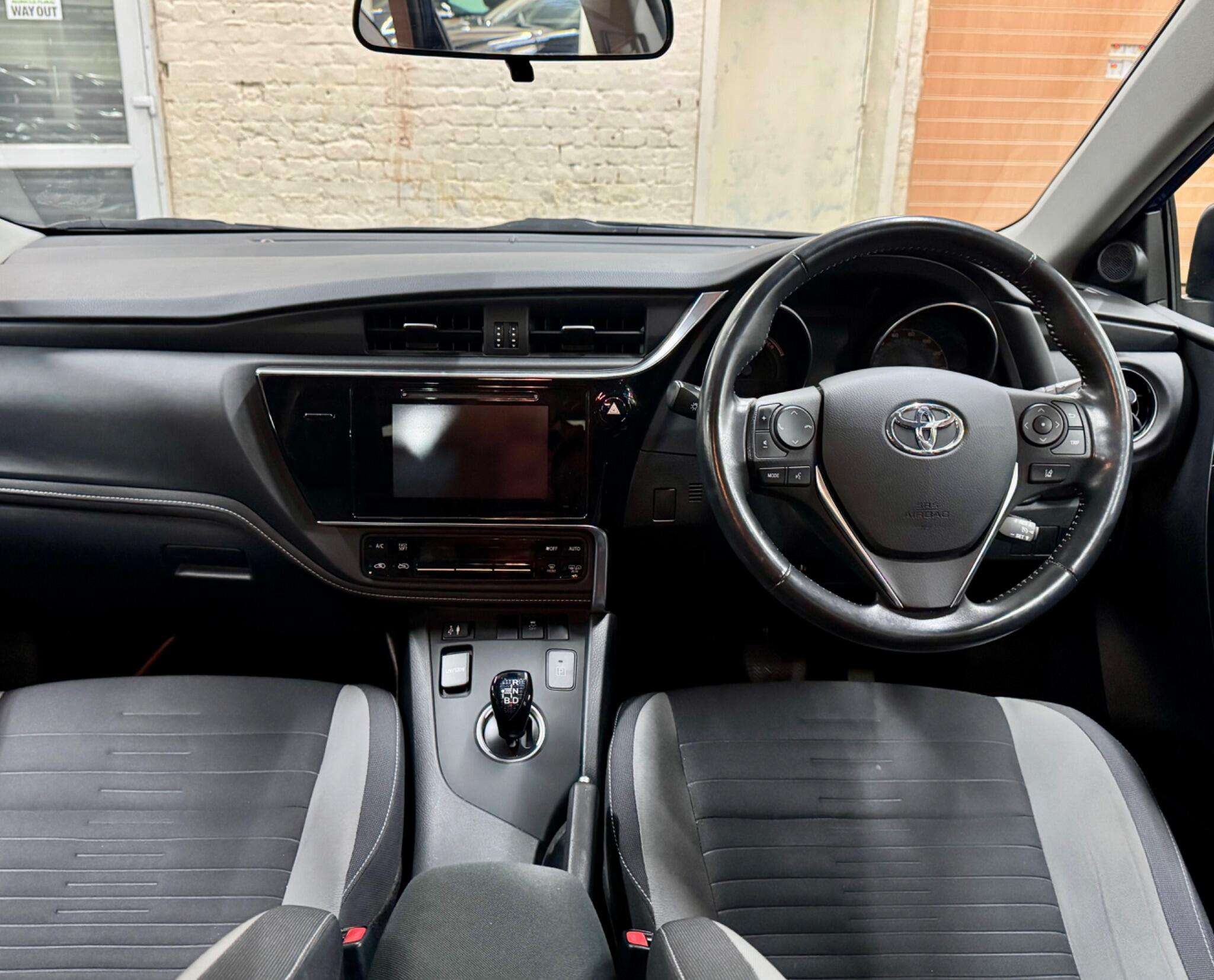 2018 TOYOTA AURIS 2018 TOYOTA AURIS